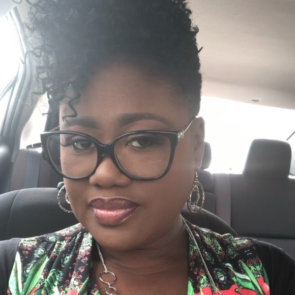 Meet your Posher, Tiffany - Picture 2 of 2